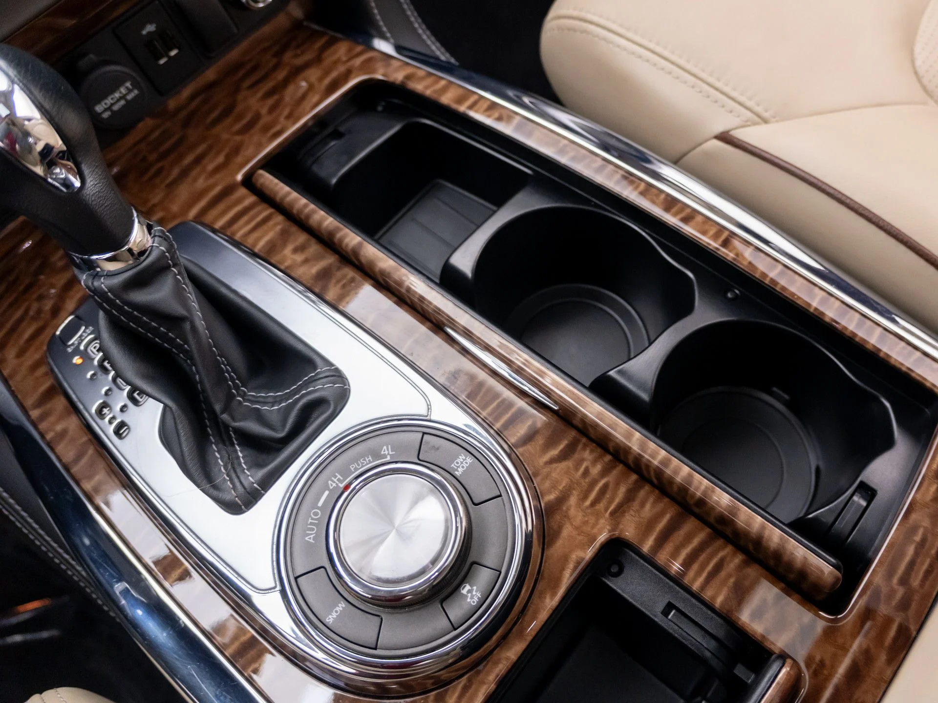 Used 2019 Blue Nissan Platinum image 21
