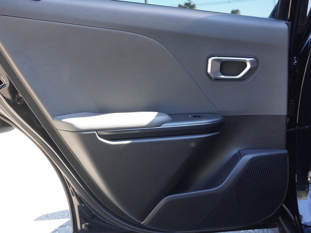 Used 2025 Black Kia LXS image 19