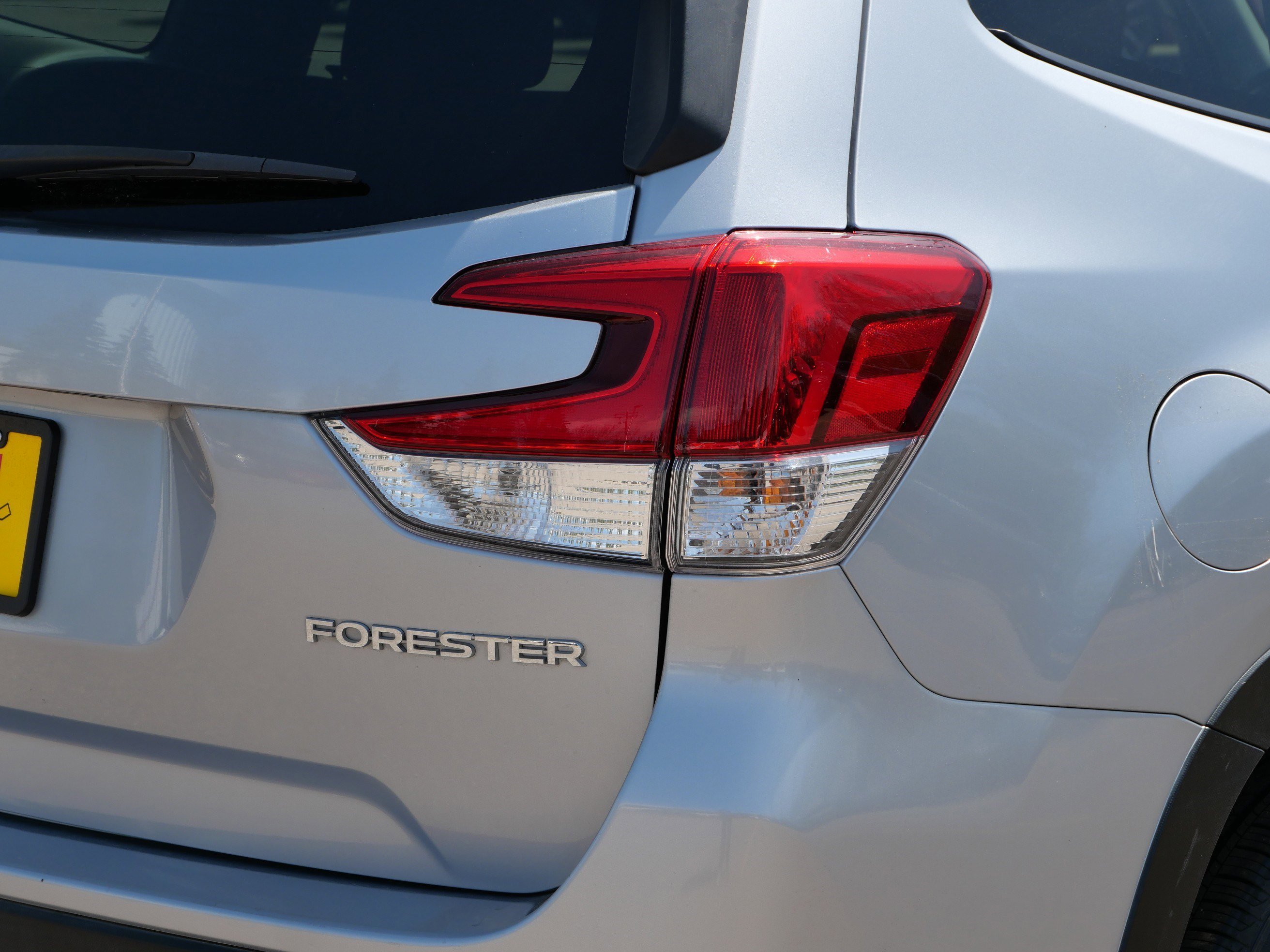 Used 2022 Ice Silver Metallic Subaru Premium image 17