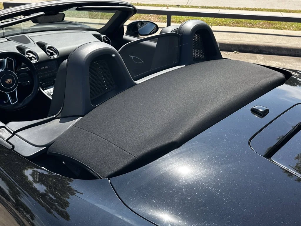 Used 2017  Porsche Base image 4