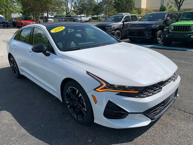 Used 2024 White Kia GT-Line image 9