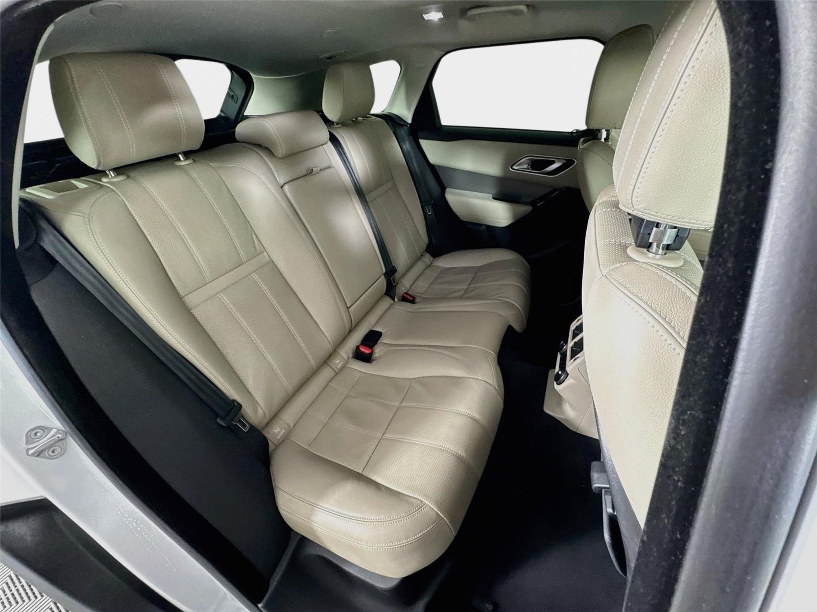 Used 2021 Fuji White Land Rover S image 29