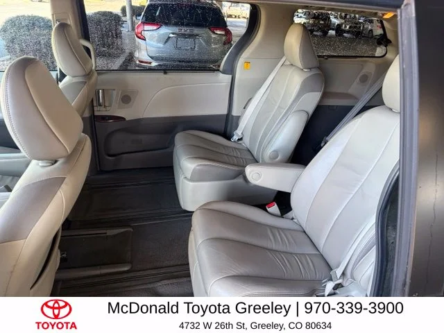 Used 2011 Green Toyota Limited image 10