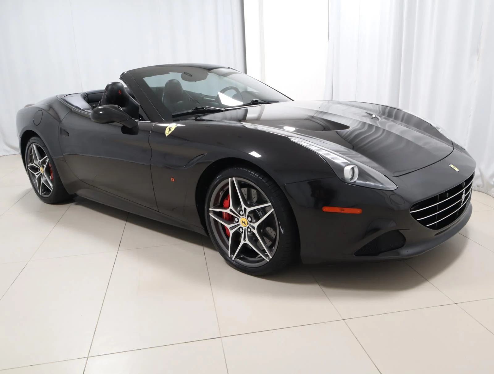 Used 2016 Nero Daytona Metallic Ferrari T 2dr Conv image 5
