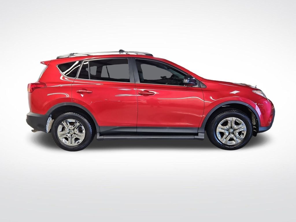 Used 2015 Red Toyota LE image 7