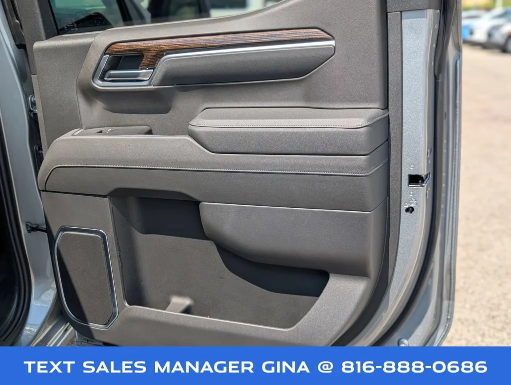 New 2026 Sterling Metallic GMC Elevation image 33