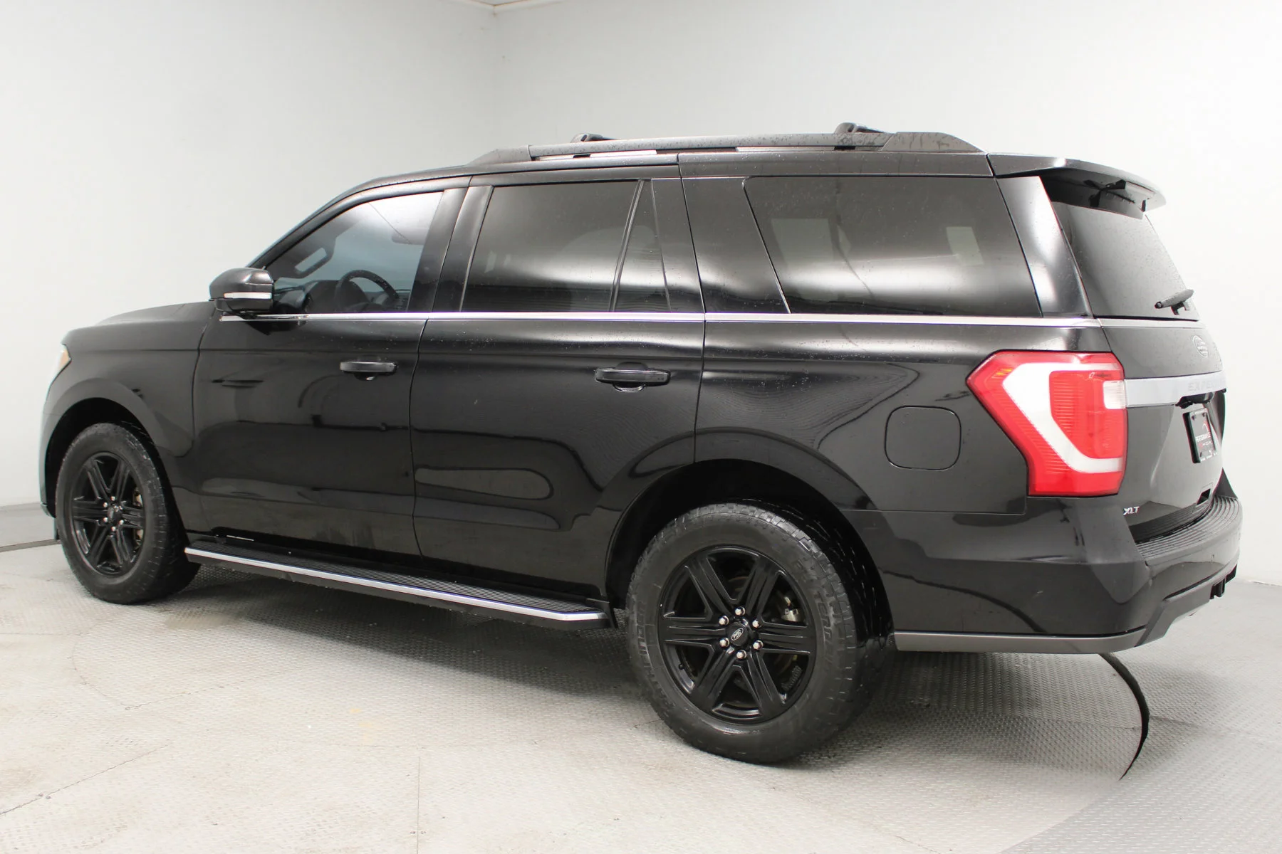 Used 2020 AGATE BLACK METALLIC Ford XLT 4x2 image 33