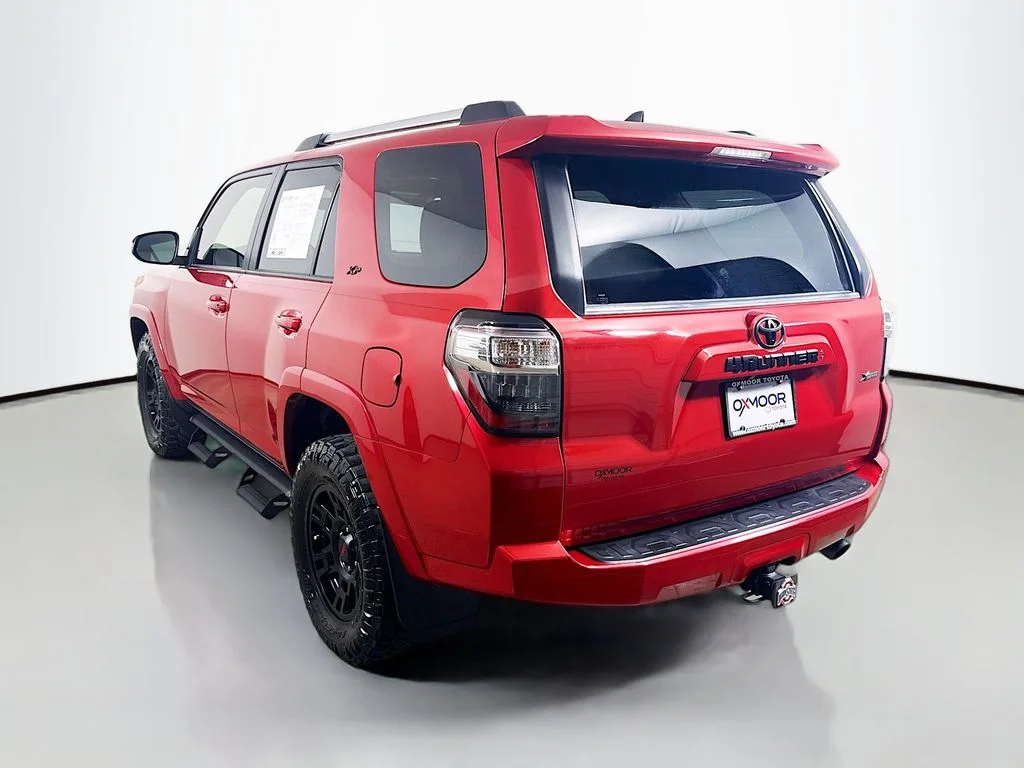 Used 2022 Barcelona Red Metallic Toyota SR5 Premium image 5