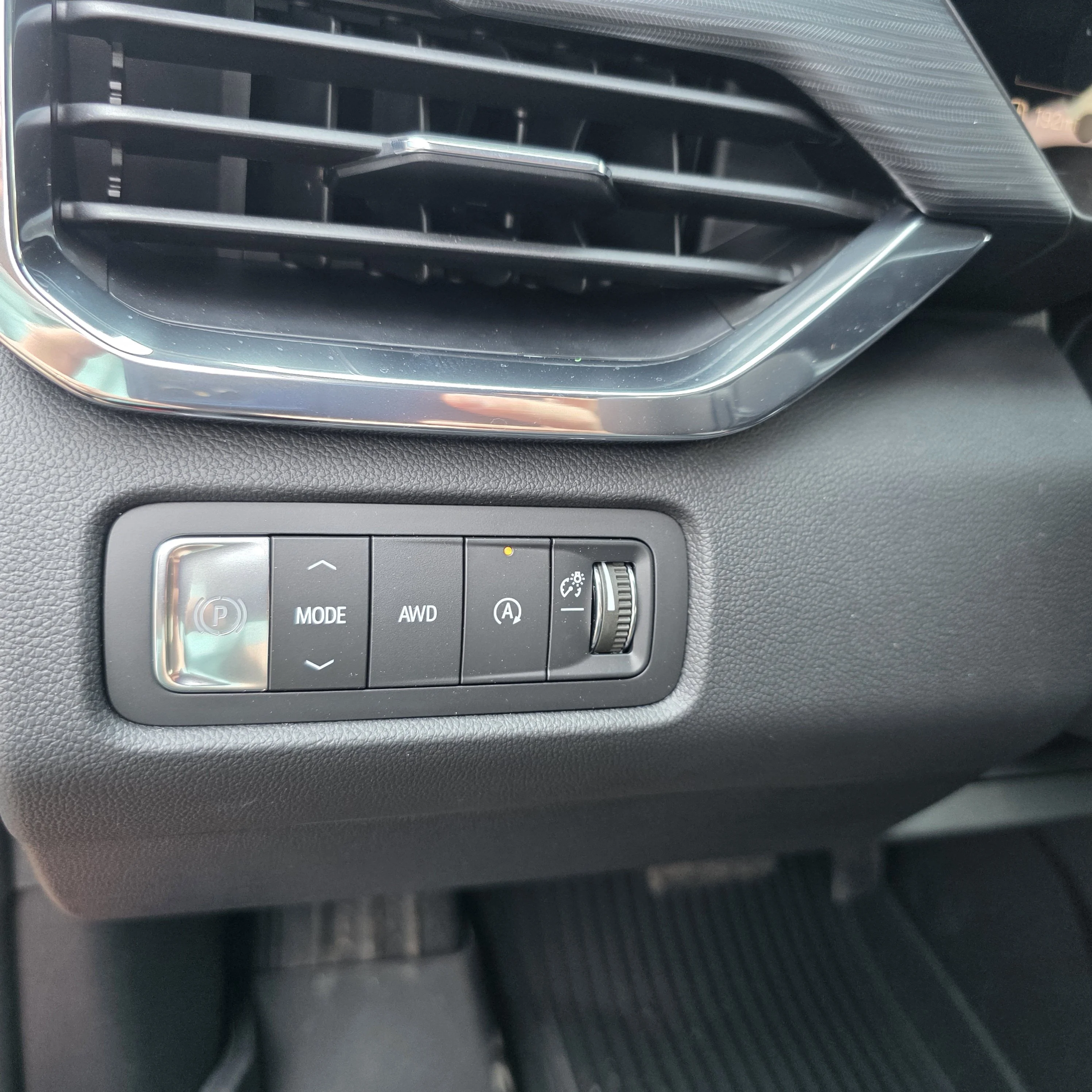 2026 GMC Acadia Elevation - Photo 10
