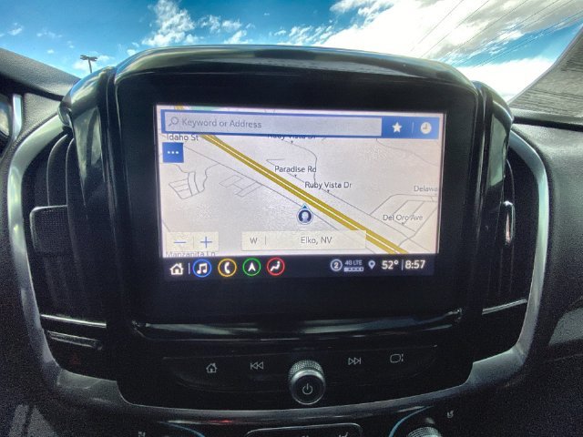 Used 2022 IRIDESCENT PEARL TRICOAT Chevrolet Premier image 18