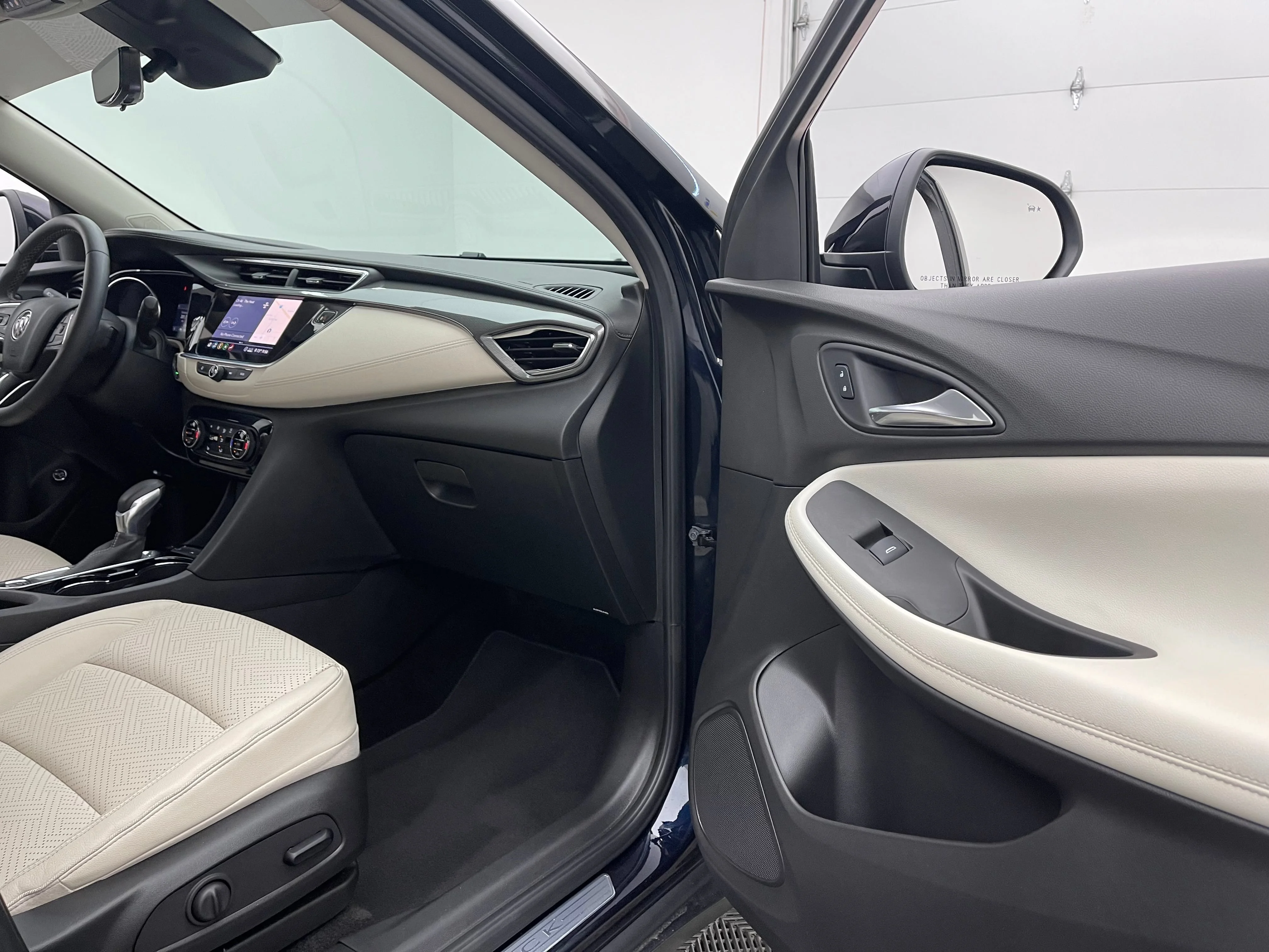 Used 2020 DARK MOON BLUE METALLIC Buick Essence image 33