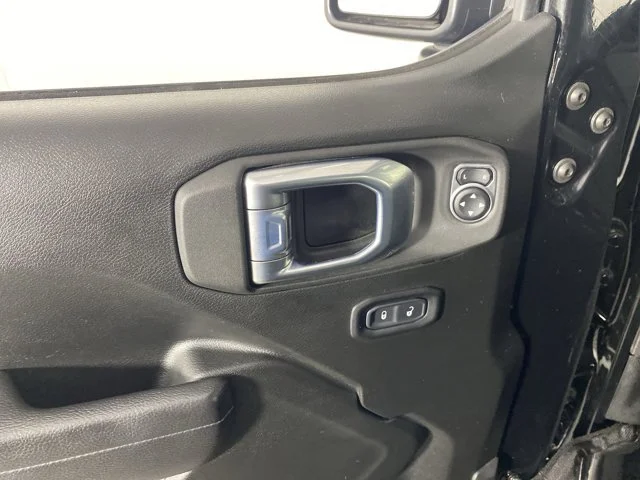 Used 2022 Black Jeep Sport S image 13
