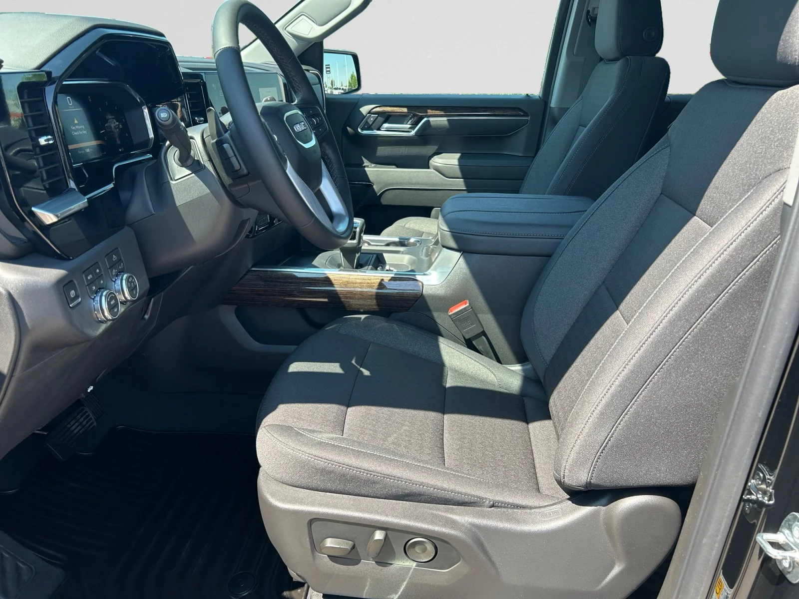 New 2026 Onyx Black GMC Elevation image 13