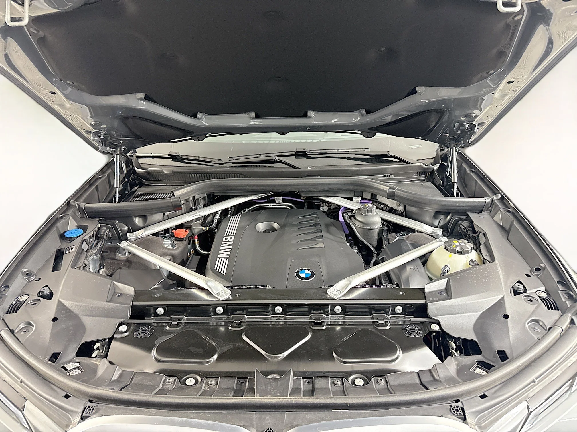 Used 2026 Skyscraper Gray Metallic BMW xDrive40i image 35