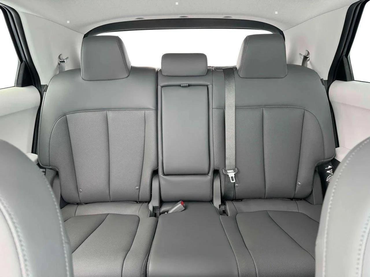 New 2025 Atlas White Hyundai SEL image 16