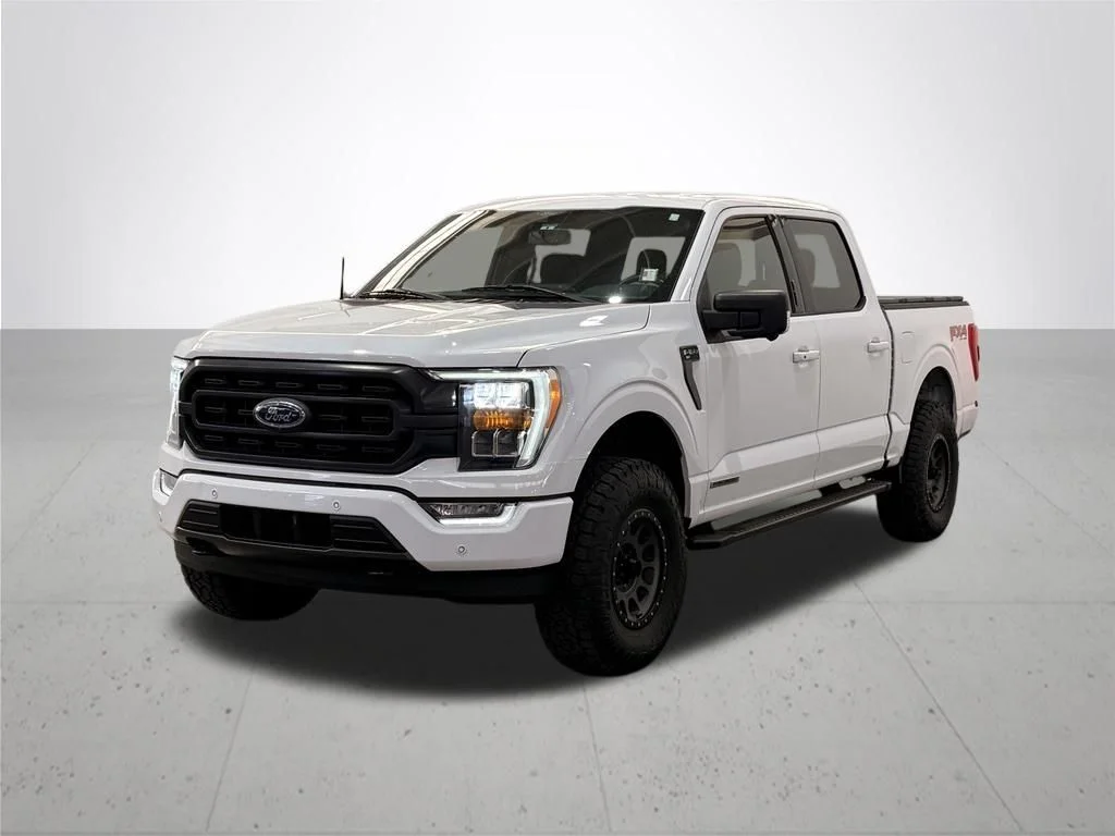 Used 2021 White Ford XLT image 2