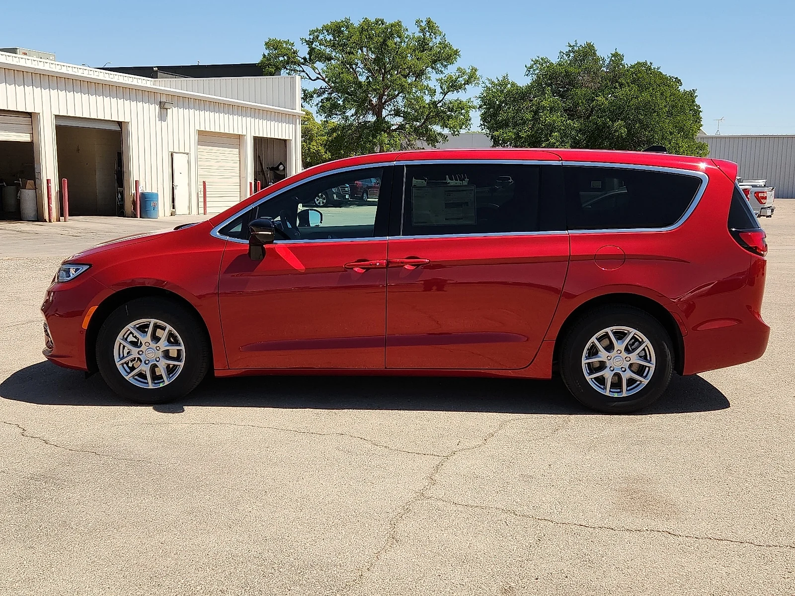 New 2026 Red Hot Pearl-Coat  Paint Chrysler SELECT image 2