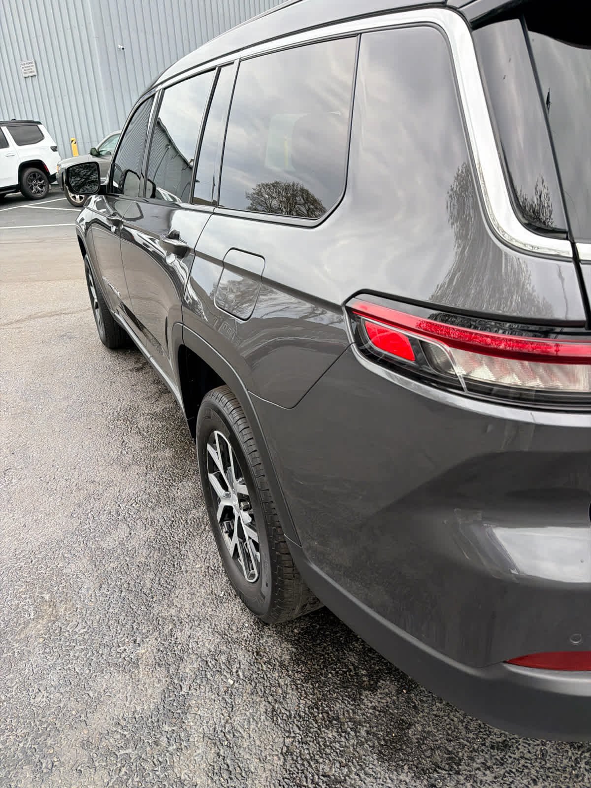 Used 2024 Baltic Gray Metallic Clearcoat Jeep Limited image 18