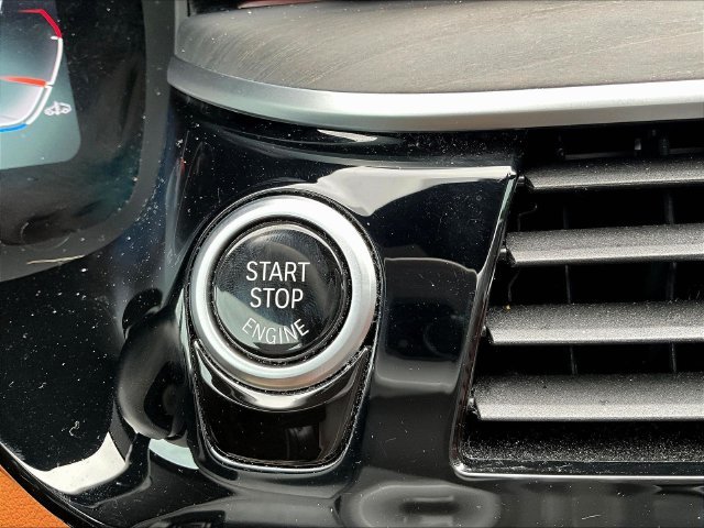 Used 2023 White BMW 540i image 18