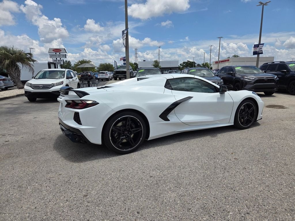 Used 2023 White Chevrolet Stingray image 13