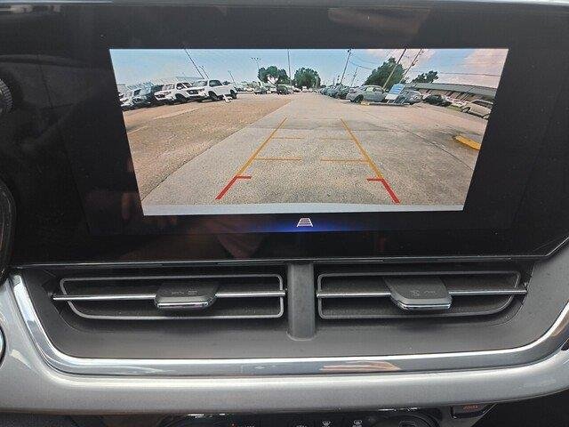 Used 2024 Summit White Chevrolet LT image 15