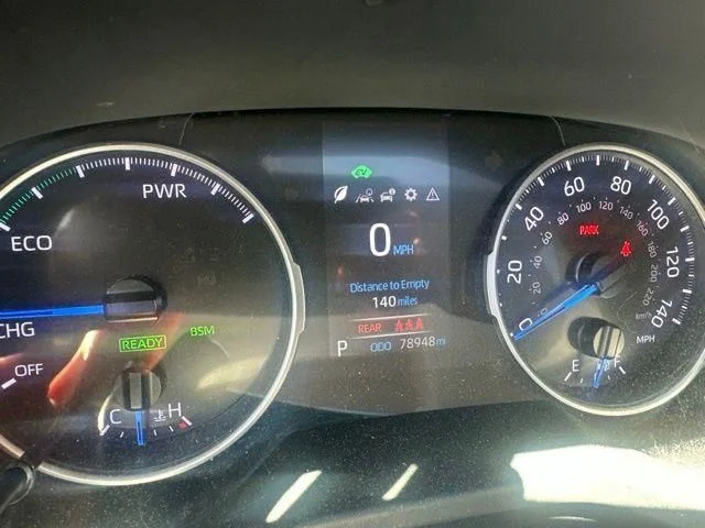 Used 2020 Gray Toyota XLE image 3