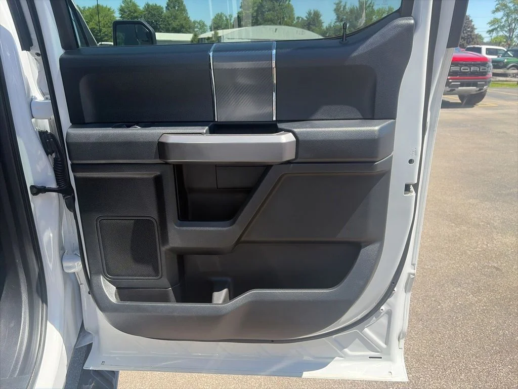 Certified Used 2020 Oxford White Ford XLT image 31