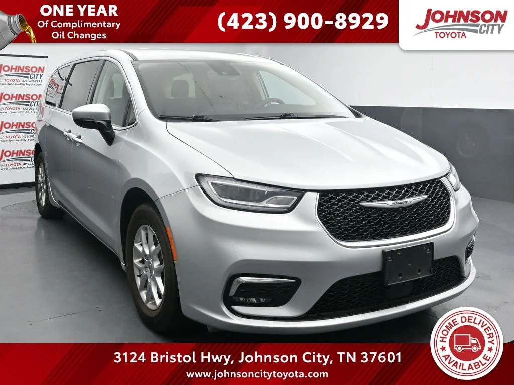 2023 Chrysler Pacifica Touring L's photo
