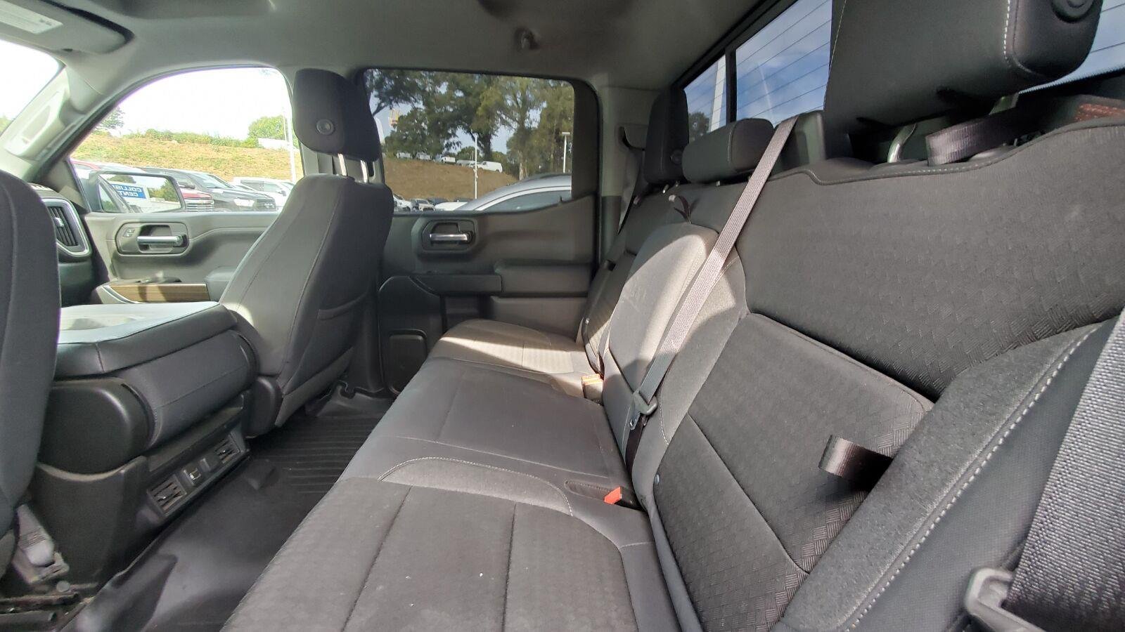 Used 2019 BLACK Chevrolet LT image 5