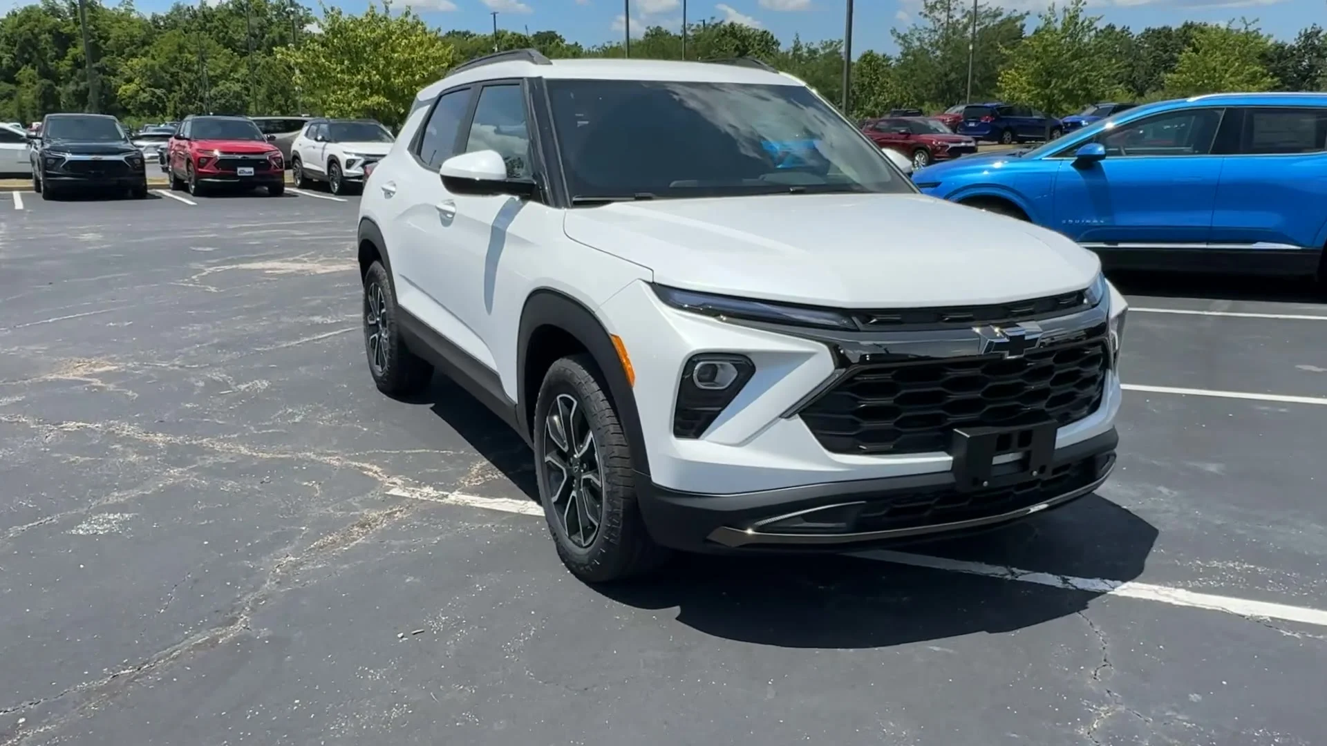 New 2026 Iridescent Pearl Tricoat Chevrolet ACTIV image 25