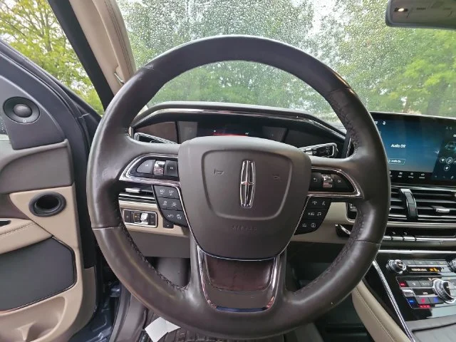 Used 2023 Blue Lincoln Reserve image 14