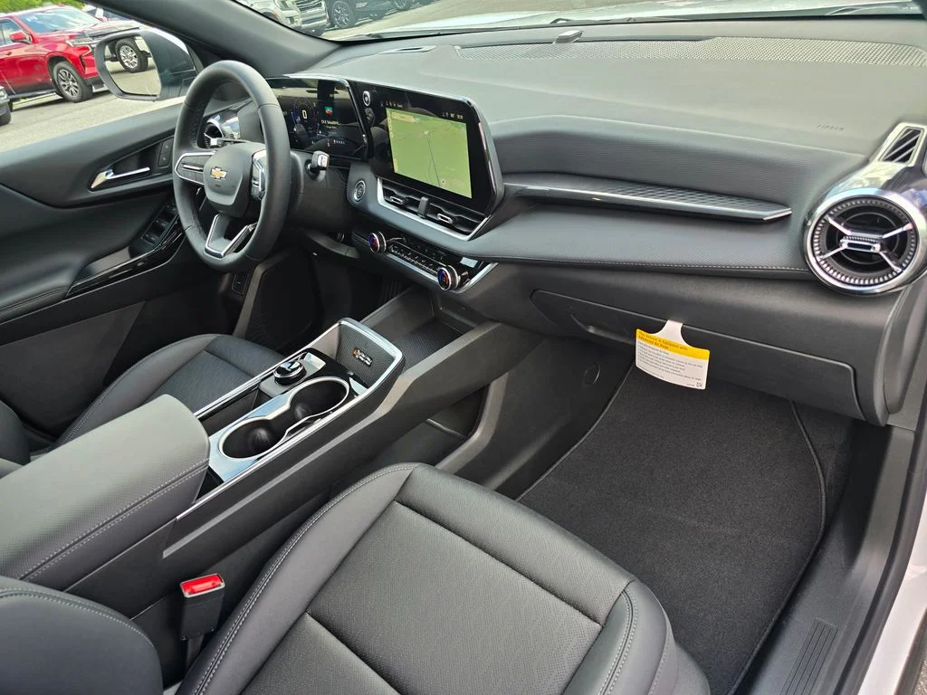 New 2026 White Chevrolet LT image 27