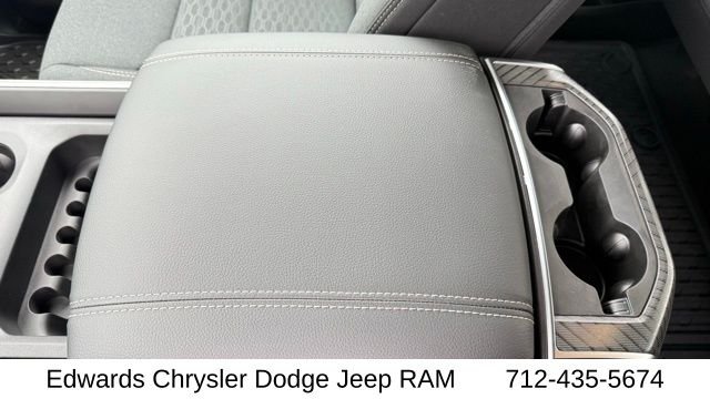 New 2026 Granite Crystal Metallic Clearcoat RAM Big Horn/Lone Star image 24