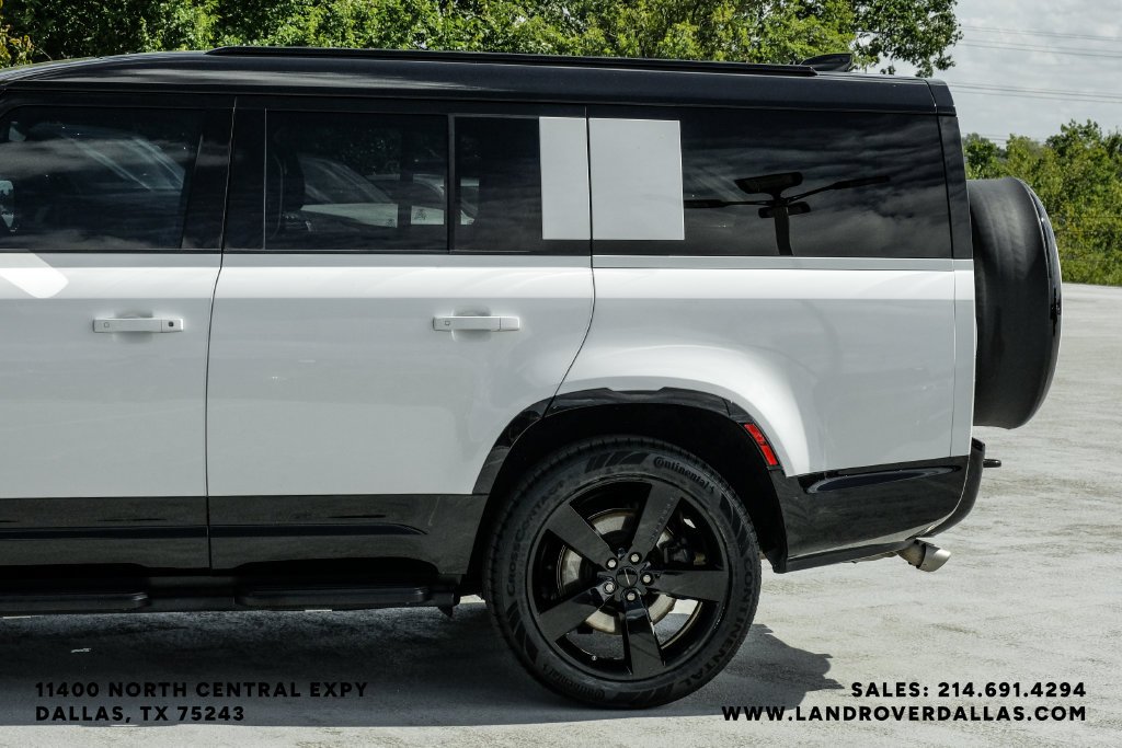 Used 2026 Fuji White Land Rover V8 image 15