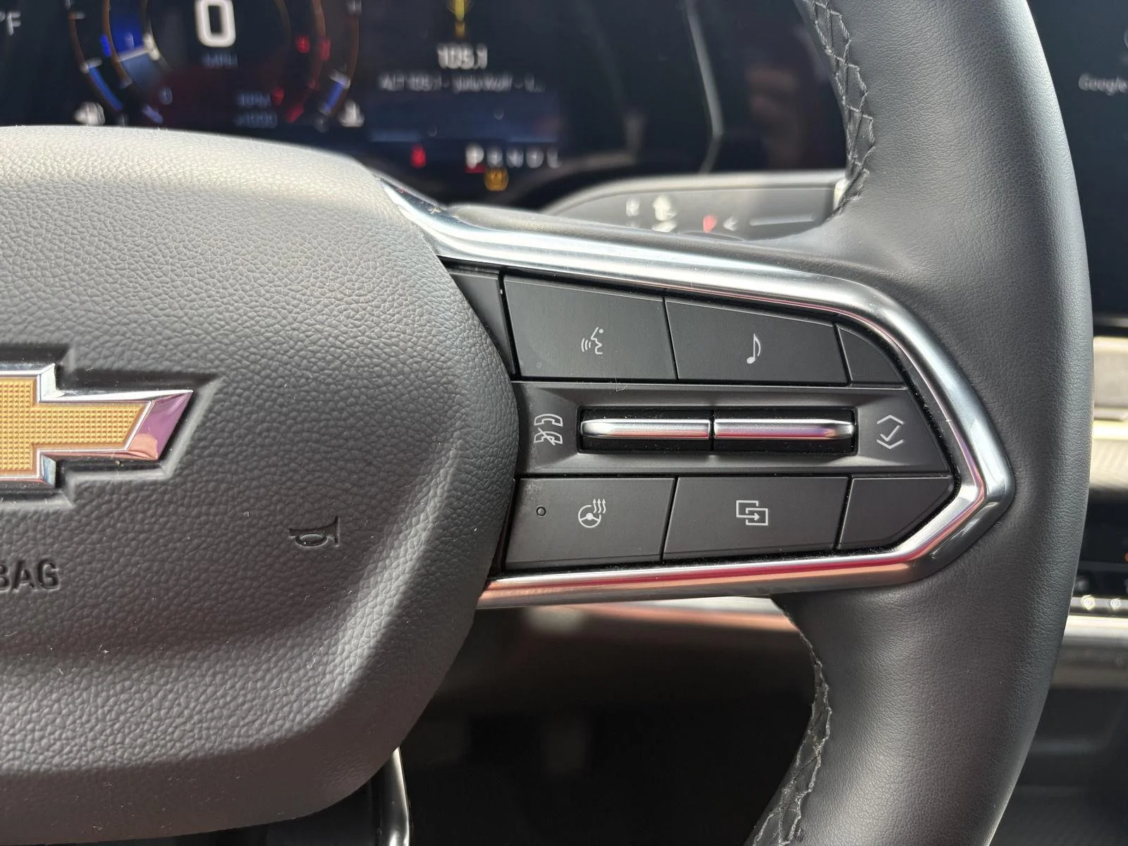 Used 2025 Mosaic Black Metallic Chevrolet FWD LT image 25
