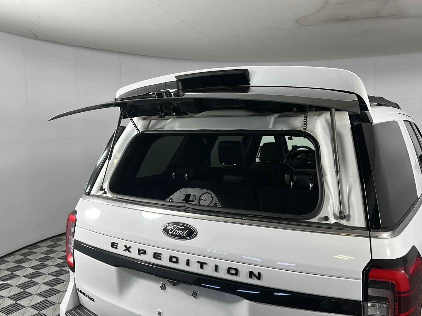 Used 2023 Oxford White Ford Limited image 27