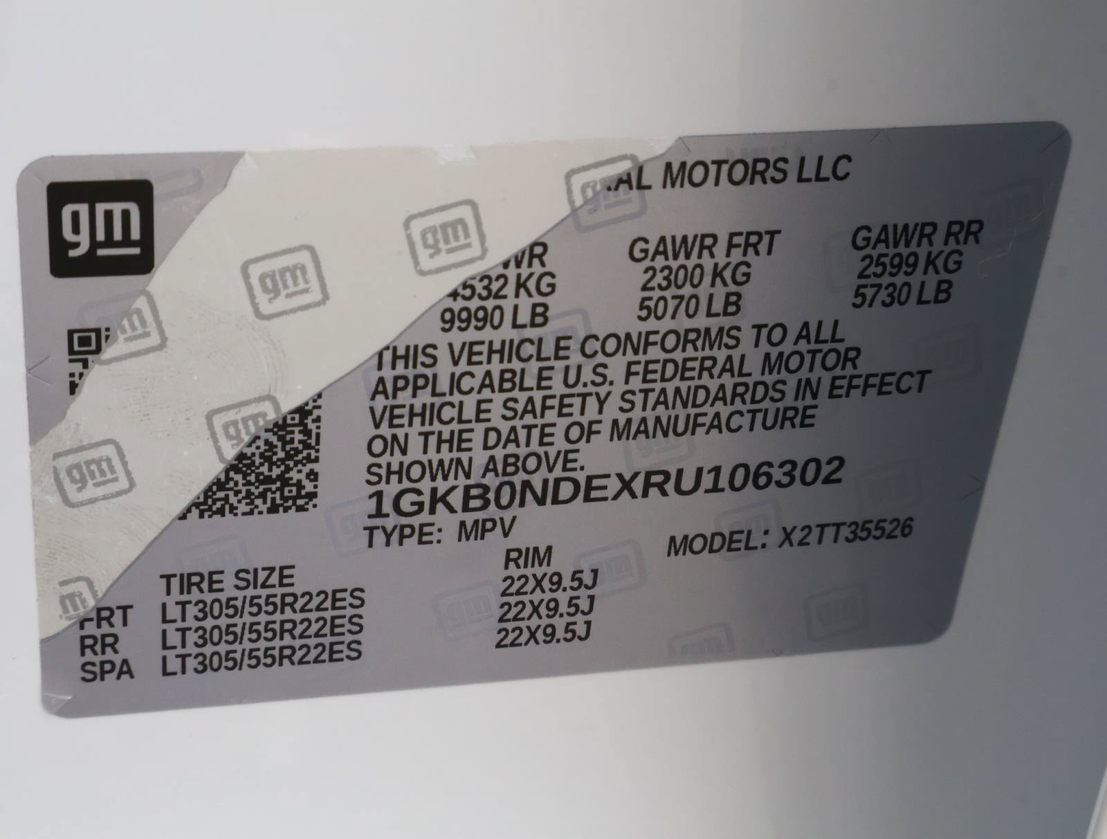 Used 2024 Interstellar White GMC 2X image 23