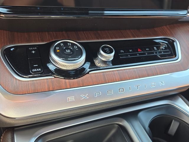 New 2027 White Ford King Ranch image 21