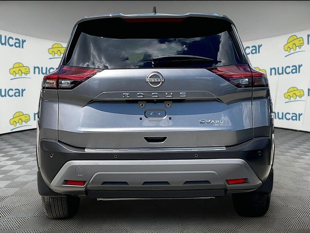Used 2023 Gray Nissan SV image 5