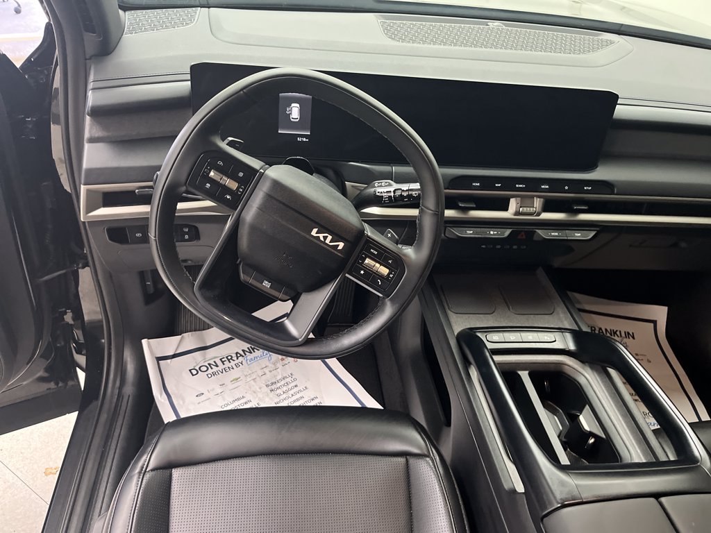 Used 2027 Black Kia LX image 15