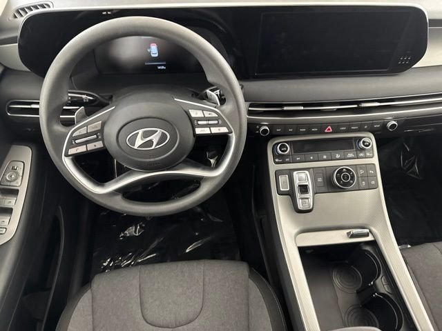Certified Used 2025 Black Hyundai SE image 23