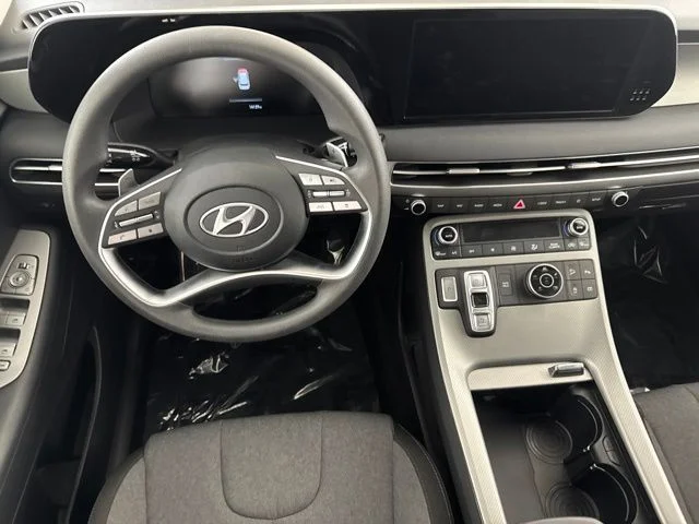 Used 2025 Black Hyundai SE image 23
