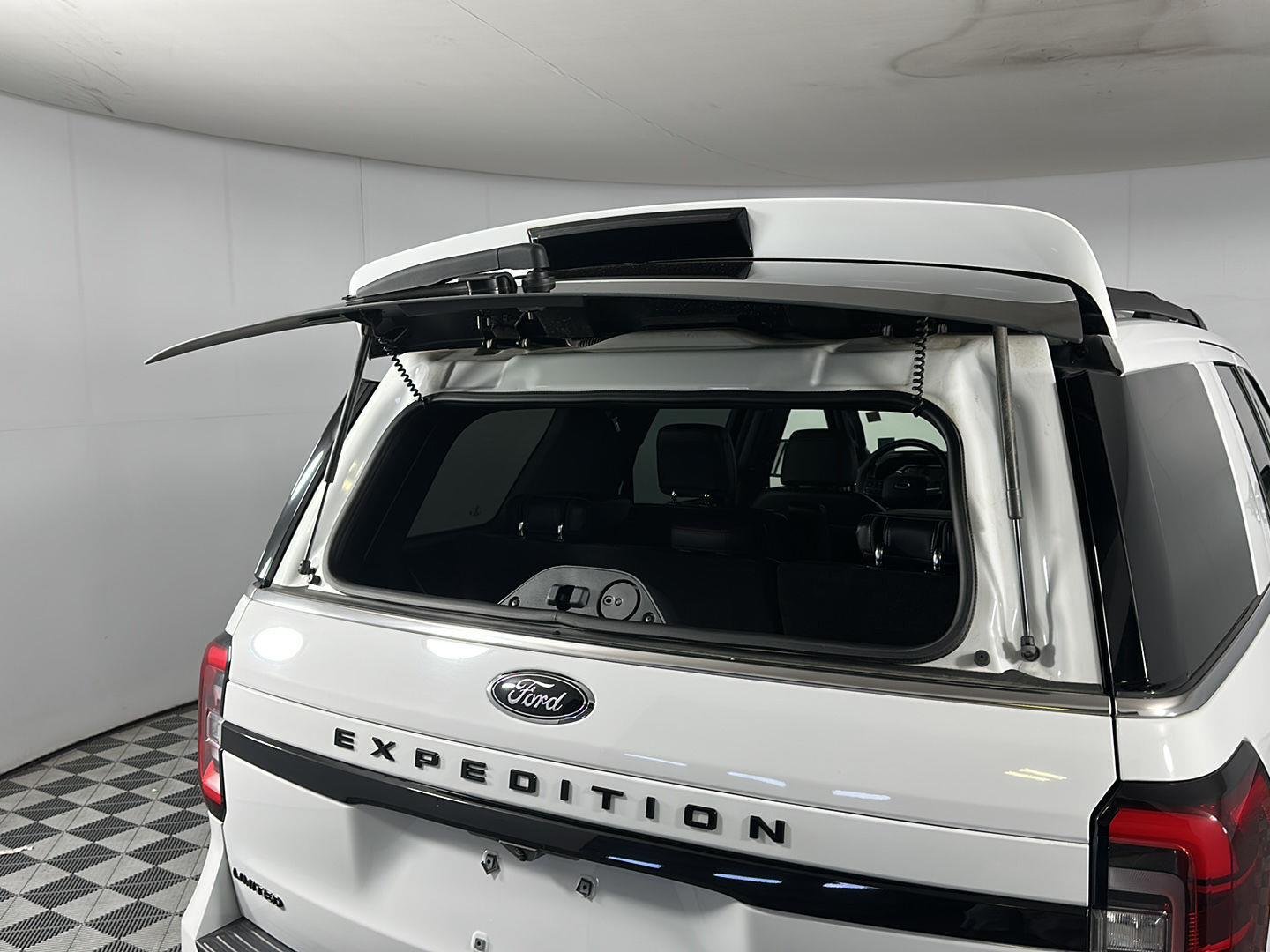 Used 2023 Oxford White Ford Limited image 27