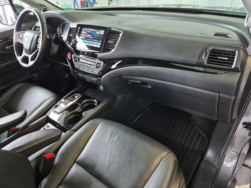 Used 2022 Modern Steel Metallic Honda Touring image 29