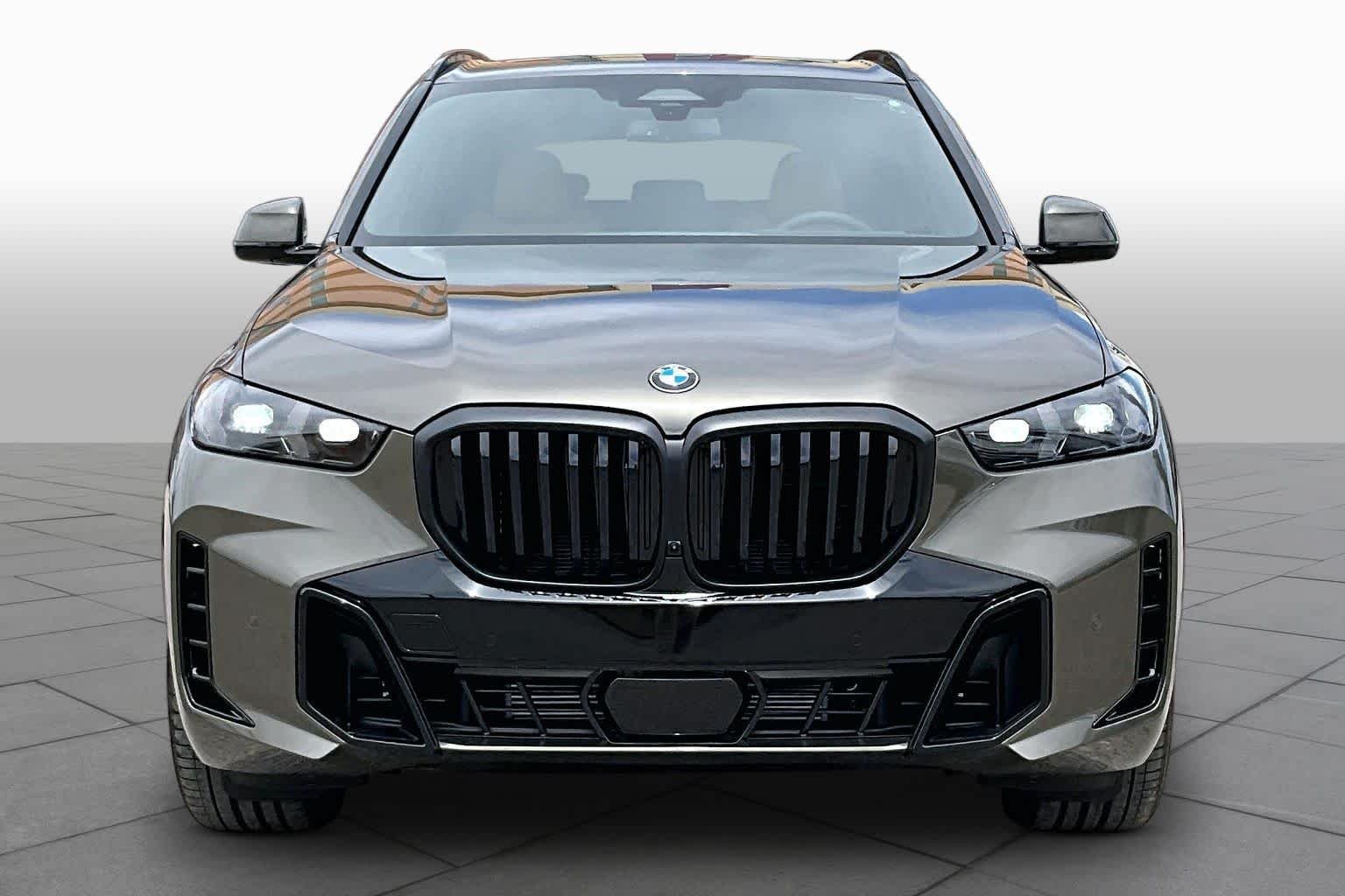 New 2026 Manhattan Green Metallic BMW xDrive40i image 3