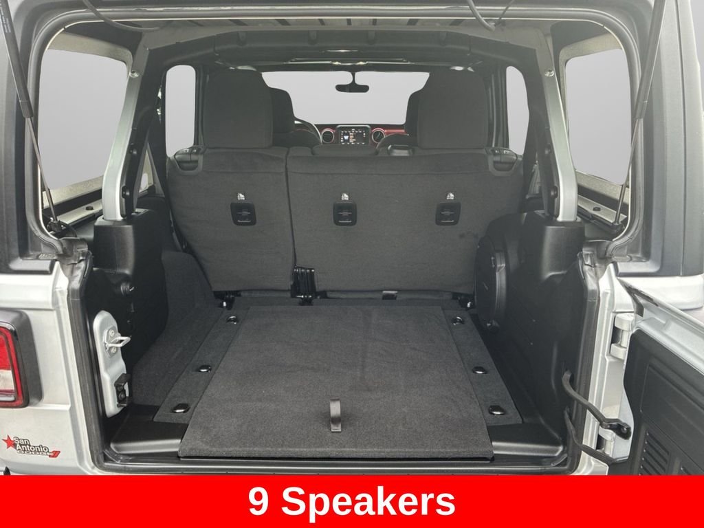 Used 2023 Silver Jeep Rubicon image 10