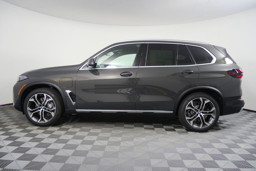Used 2026 Dravit Grey Metallic BMW xDrive50e image 7