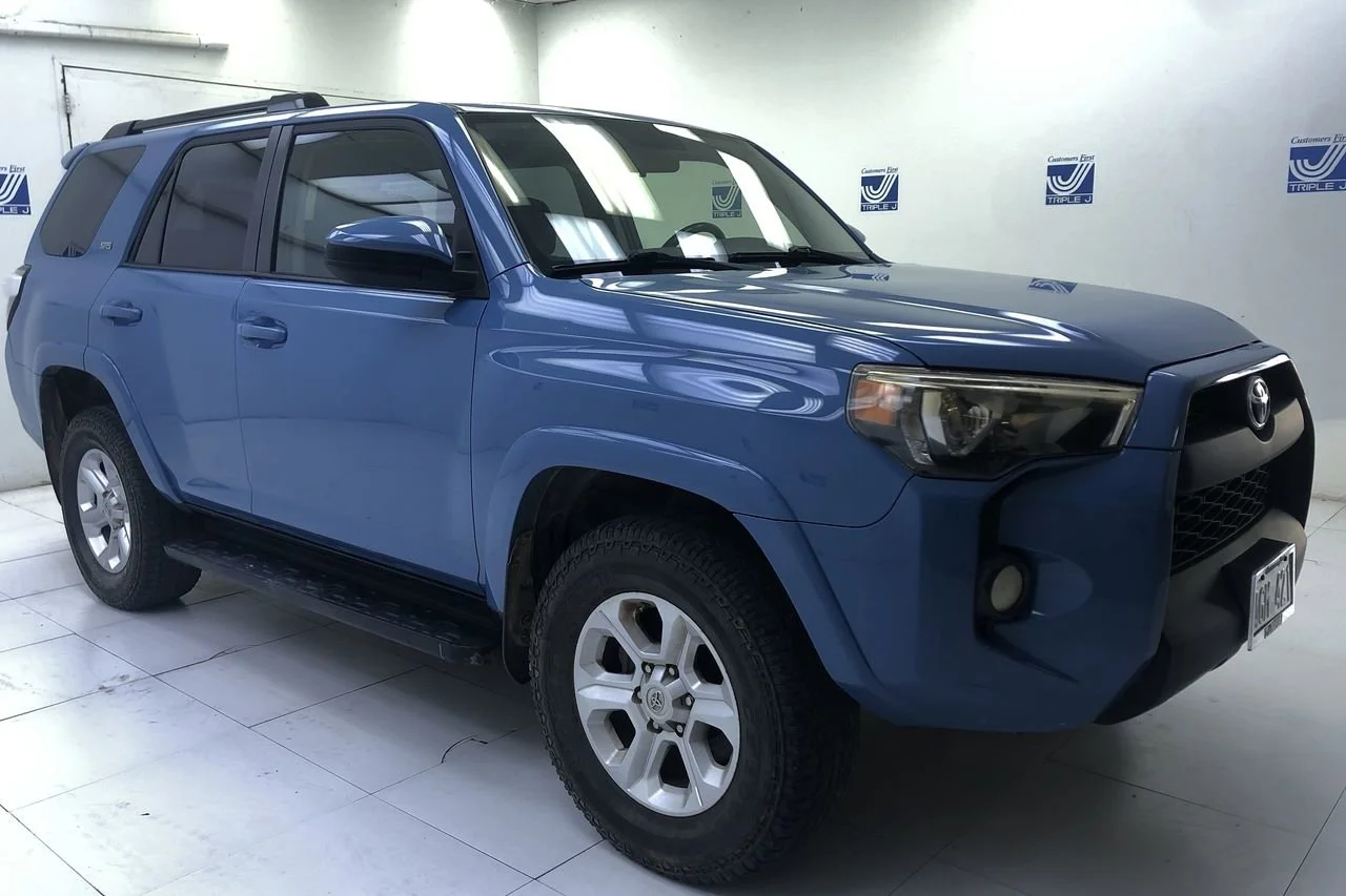 Used 2014 Nautical Blue Pearl Toyota SR5 image 1