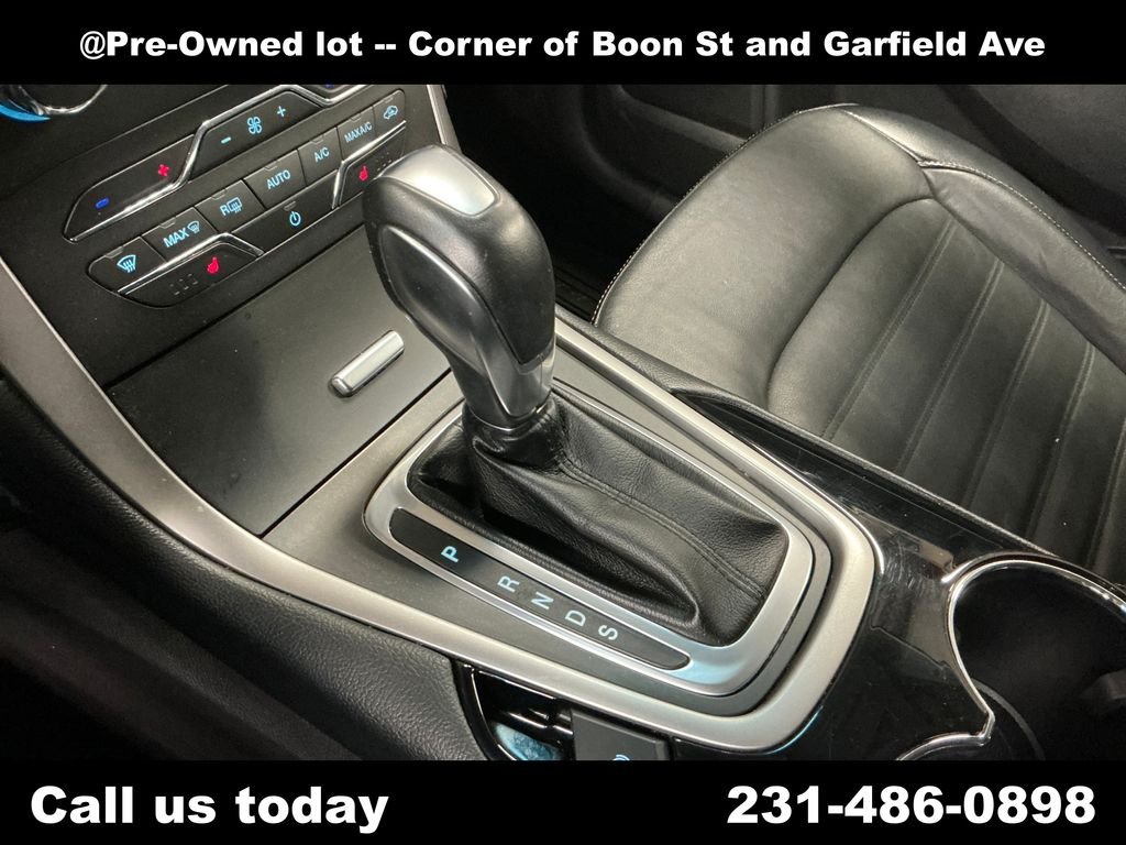 Used 2018 Blue Ford SEL image 26