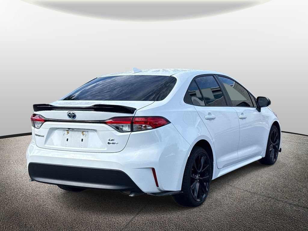 Used 2025  Toyota Hybrid LE image 2